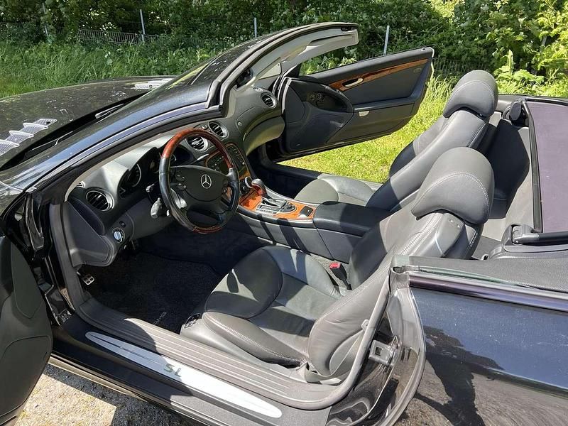 Schwarz Gebraucht 2002 Mercedes SL500 AMG Cabrio | 28.900 € - Bild 1/4