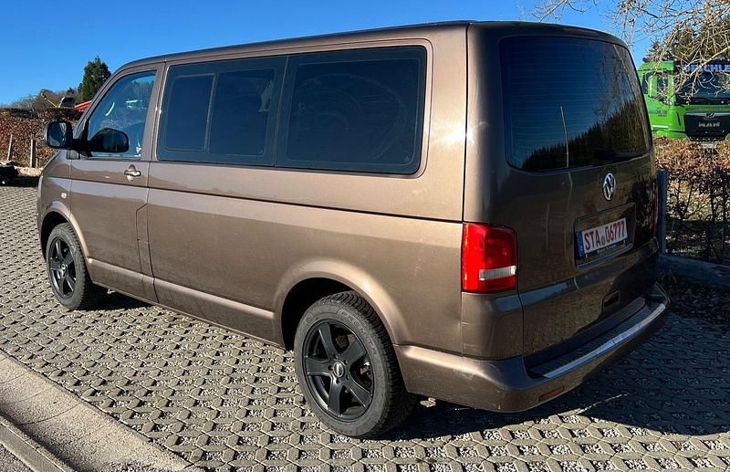 Gebraucht VW Multivan Comfortline 140 PS (102 kW) 2010 Braun Van