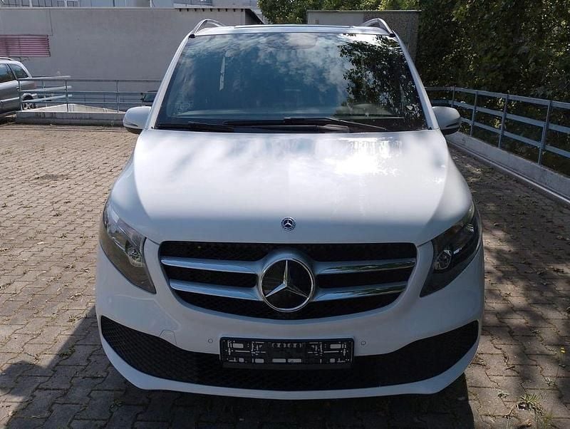 Gebraucht Mercedes V300 239 PS (175 kW) 2020 Weiß Van / Kleinbus