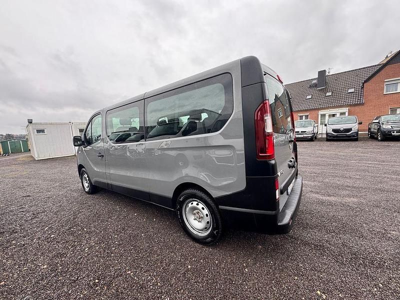 Gebraucht Opel Vivaro 120 PS (88 kW) 2019 Grau Van / Kleinbus