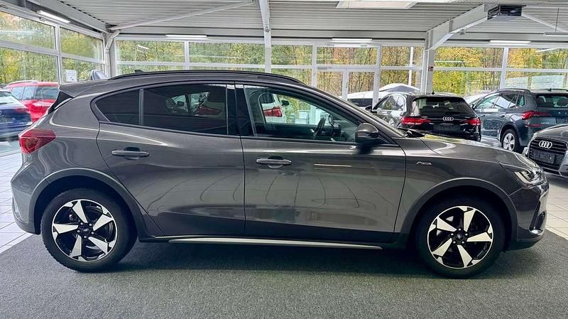 Używany Ford Focus Active X 125 KM (91 kW) 2023 Magnetic Hatchback