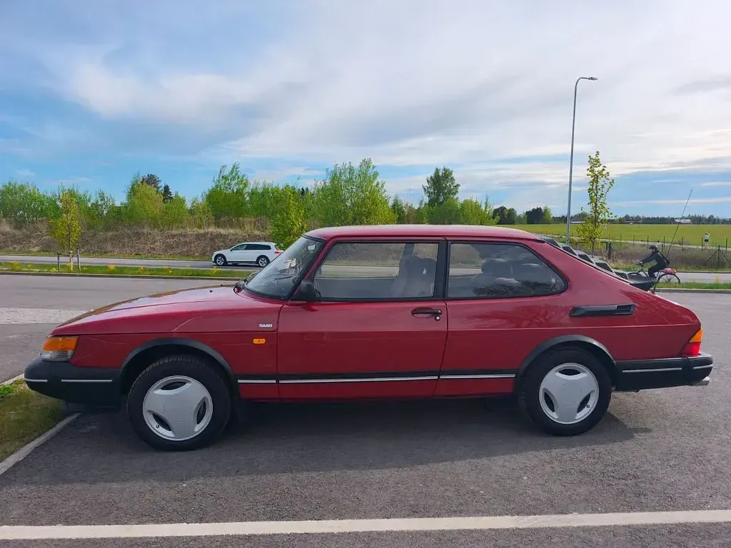 Occasion Saab 900 131 ch (96 kW) 1989 Rouge