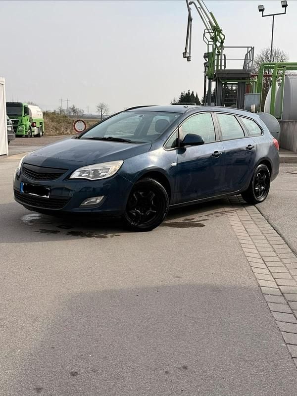 Second-hand Opel Astra 160 CP (117 kW) 2011 Albastru Break