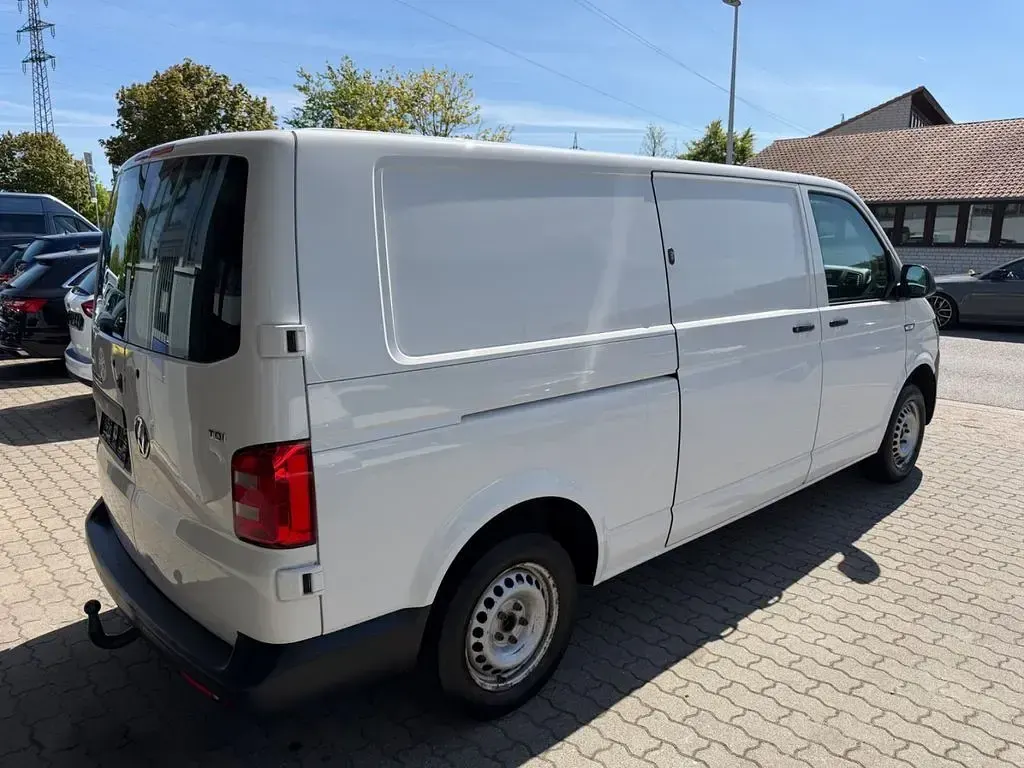 Używany VW Transporter 150 KM (110 kW) 2017 Biały Van