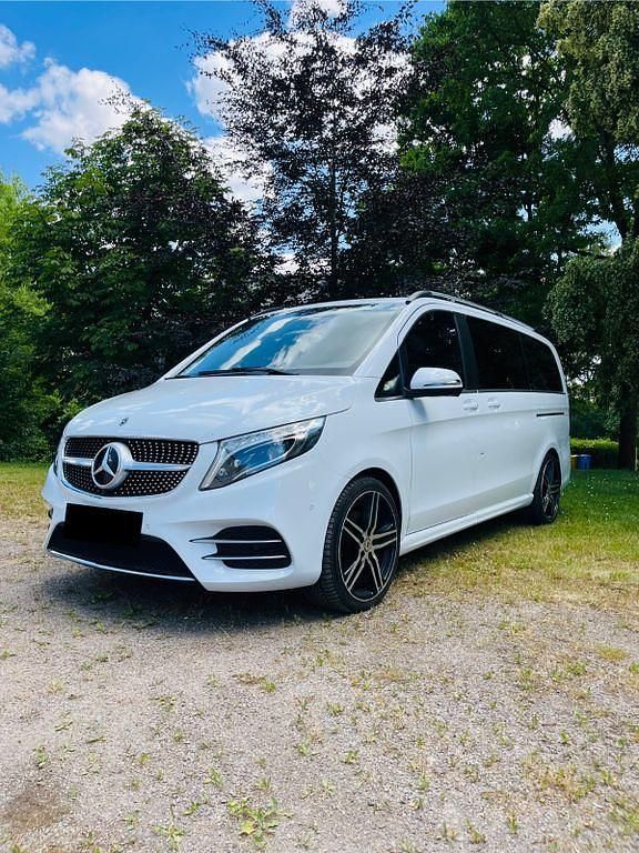 Weiß Gebraucht 2020 Mercedes V300 Avantgarde Van / Kleinbus | 55.700 € (Fairer Preis) - Bild 1/4