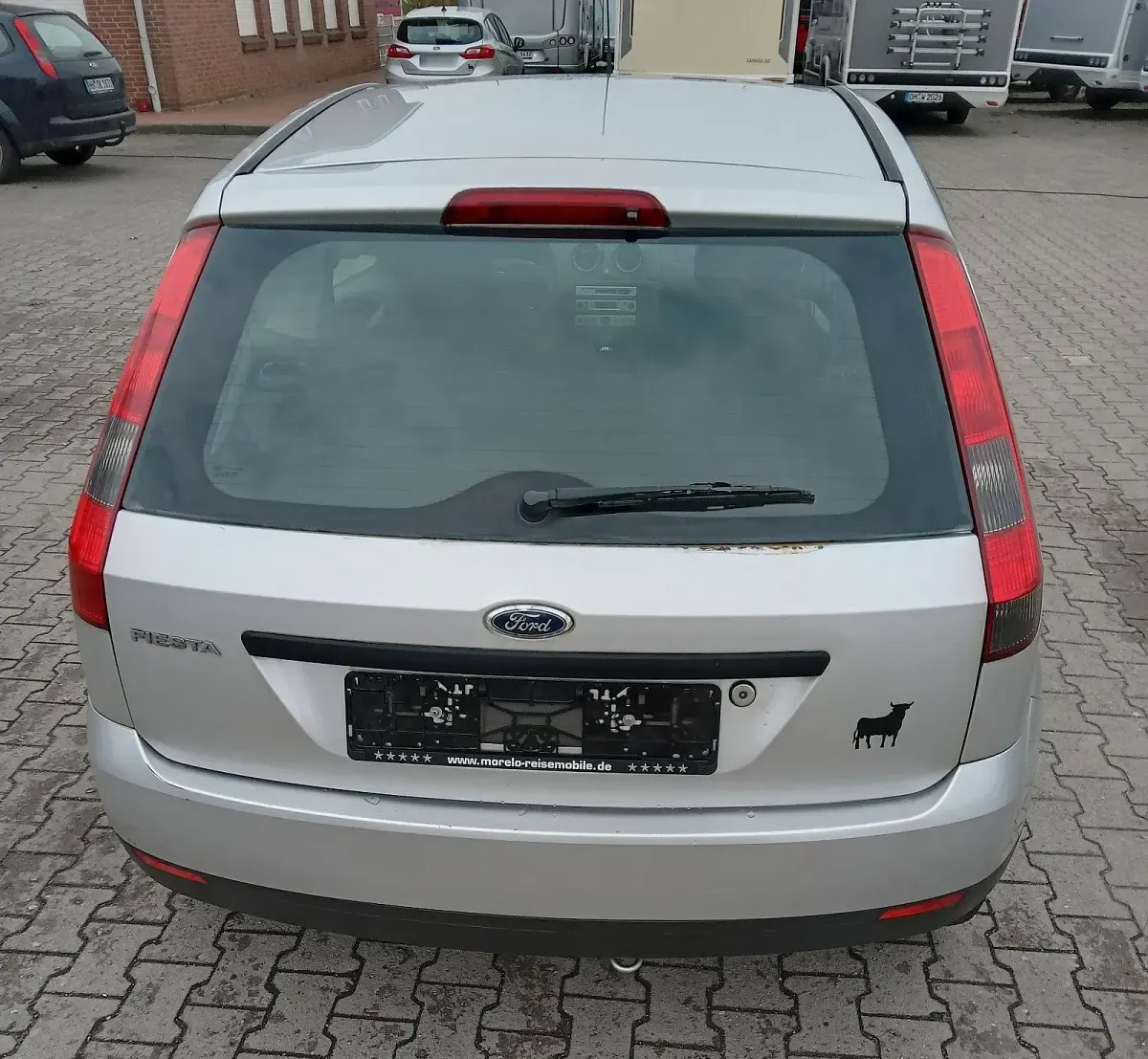 Używany Ford Fiesta 60 KM (44 kW) 2004 Srebrny Hatchback