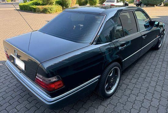 Gebraucht Mercedes E320 220 PS (161 kW) 1995 Schwarz Limousine