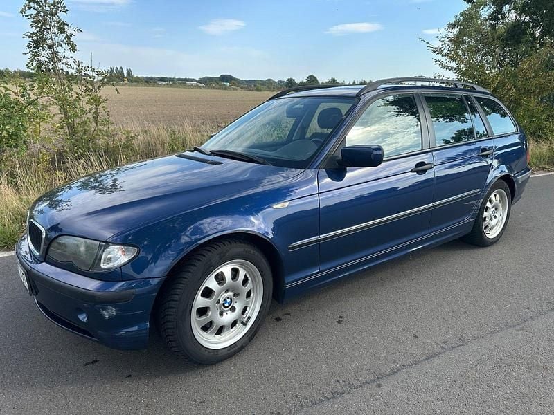 Gebraucht BMW 320 150 PS (110 kW) 2004 Blau Kombi