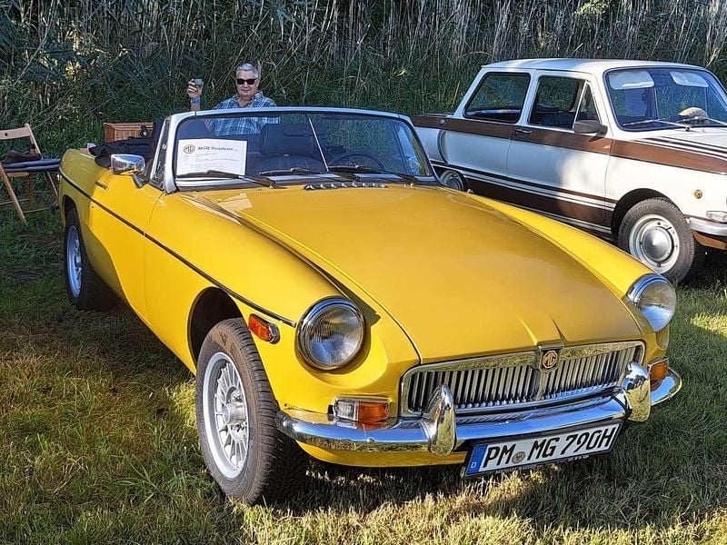 Gebraucht MG B 63 PS (46 kW) 1979 Gelb Cabrio