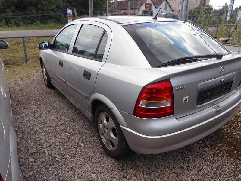 Gebraucht Opel Astra Elegance 101 PS (74 kW) 2000 Silber Limousine