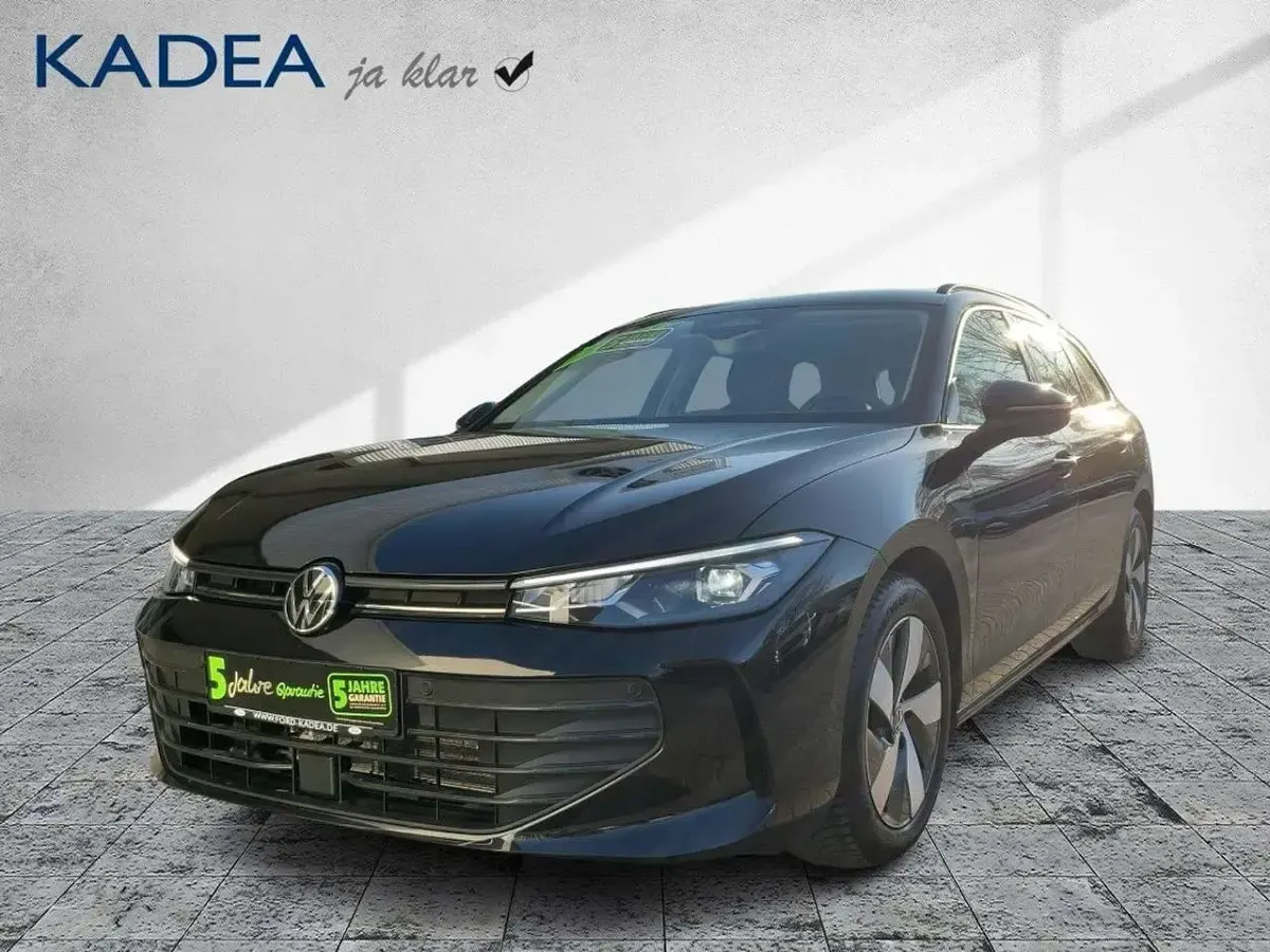 Używany VW Passat 150 KM (110 kW) 2025 Czarny Kombi