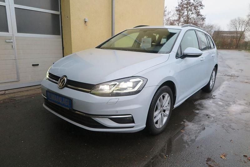 Silber Gebraucht 2017 VW Golf VII Kombi | 12.950 € (Fairer Preis) - Bild 1/4