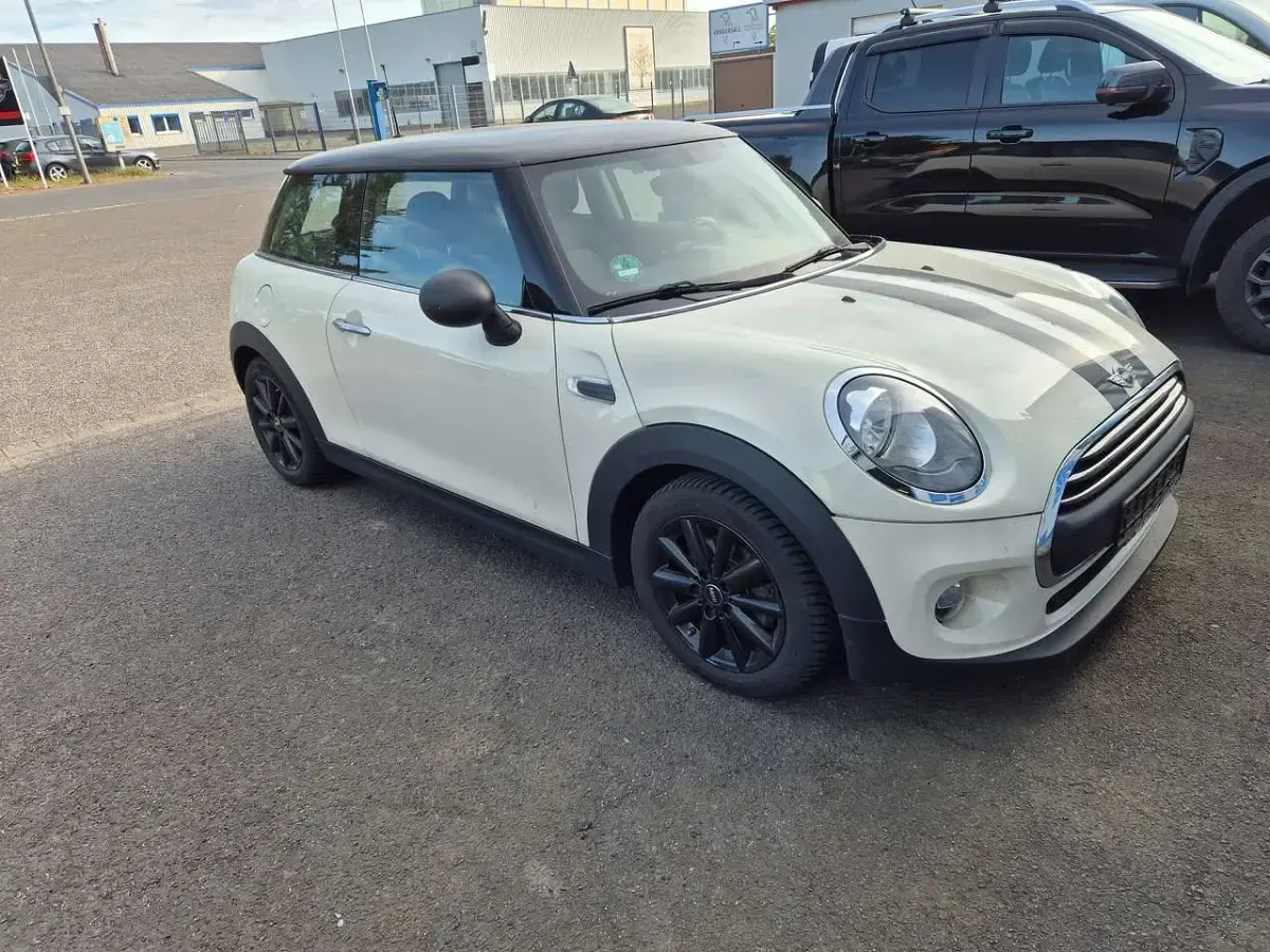 Gebraucht Mini ONE 102 PS (75 kW) 2016 Pepper white Kleinwagen