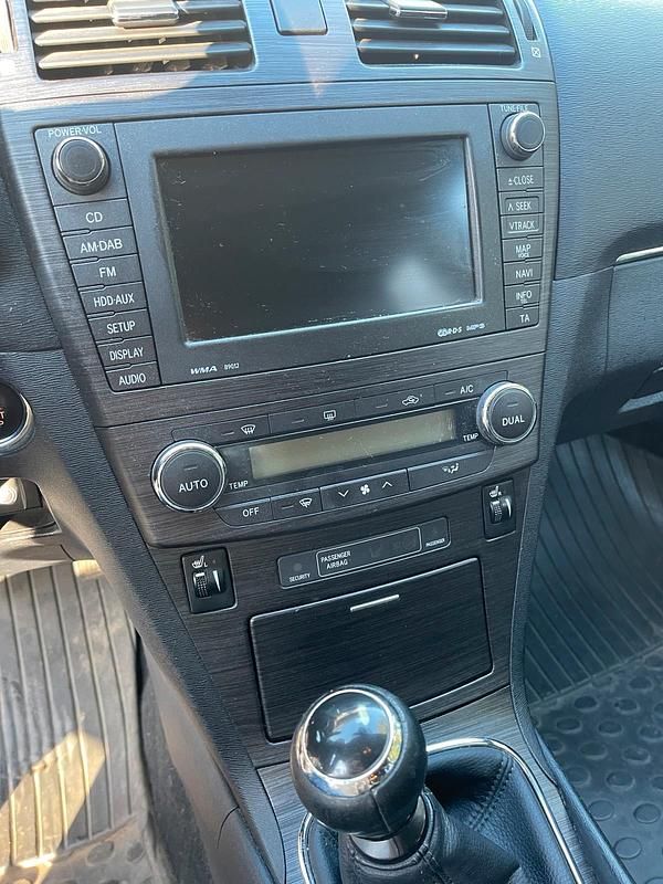 Gebraucht Toyota Avensis 177 PS (130 kW) 2009 Violet Kombi