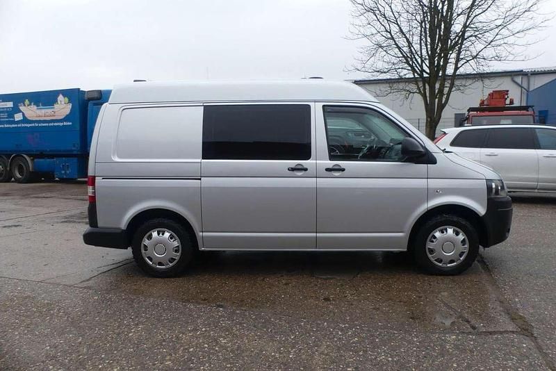 Gebraucht VW Transporter 140 PS (102 kW) 2015 Reflexsilber Van
