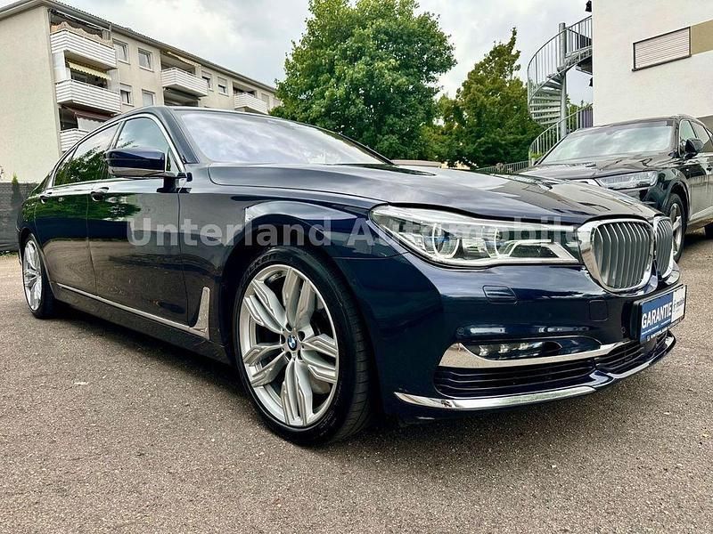 Blau Gebraucht 2017 BMW M760 Performance Limousine | 53.470 € (Fairer Preis) - Bild 1/4