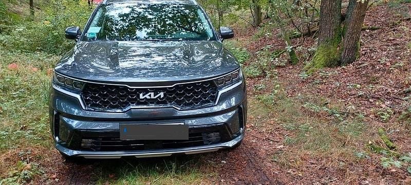 Grau Gebraucht 2023 Kia Sorento Platinum SUV | 32.500 € (Guter Preis) - Bild 1/4