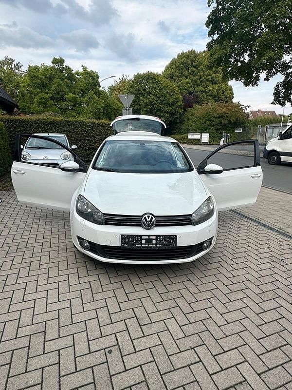Weiß Gebraucht 2010 VW Golf VI Coupé | 4.999 € (Fairer Preis) - Bild 1/4