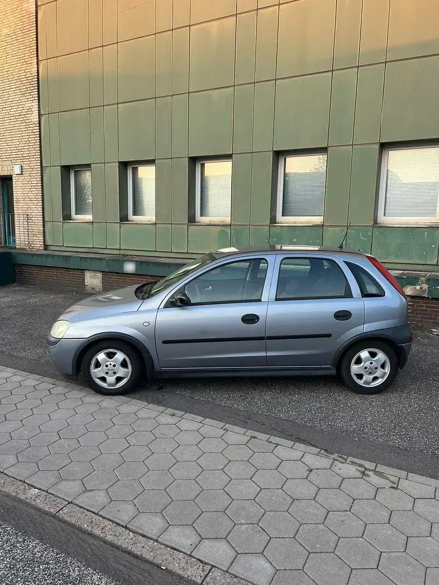 Używany Opel Corsa Njoy 75 KM (55 kW) 2003 Srebrny Hatchback