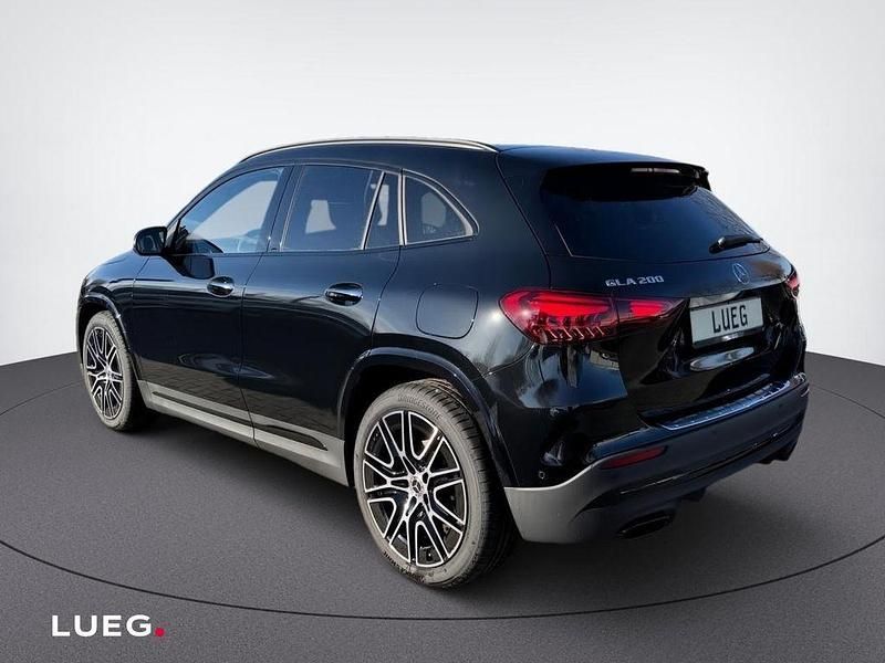 Gebraucht Mercedes GLA200 Night 163 PS (119 kW) 2026 Metalliclack kosmosschwarz SUV