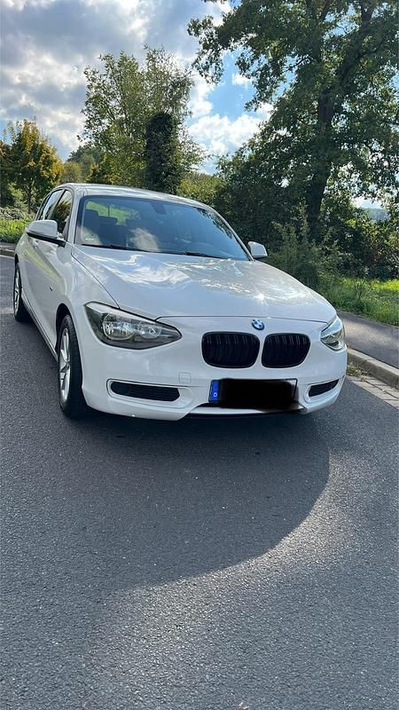 Weiß Gebraucht 2012 BMW 116 Urban Line Kleinwagen | 7.800 € (Fairer Preis) - Bild 1/4