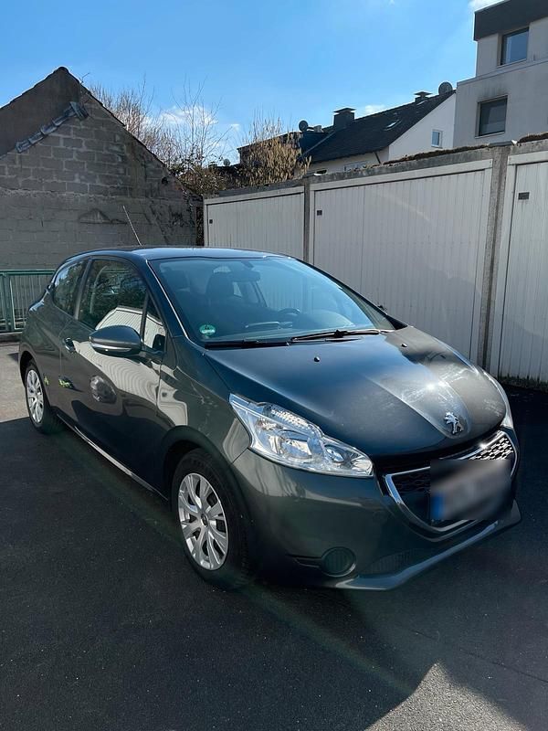 Grau Gebraucht 2014 Peugeot 208 Kleinwagen | 3.000 € (Superpreis) - Bild 1/4