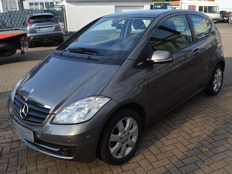 Mountaingrau met. Gebraucht 2009 Mercedes A150 Kleinwagen | 4.990 € (Fairer Preis) - Bild 1/4