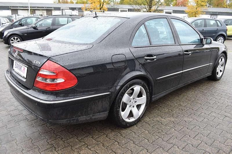 Gebraucht Mercedes E400 Avantgarde 260 PS (191 kW) 2004 Obsidianschwarz  metalliclack Limousine