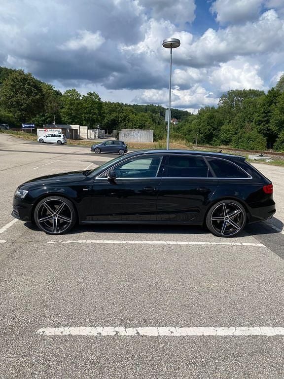 Schwarz Gebraucht 2015 Audi A4 S-Line Kombi | 9.999 € (Superpreis) - Bild 1/4