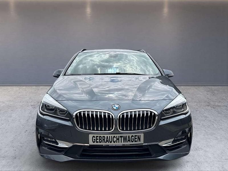Gebraucht BMW 218 Luxury Line 140 PS (102 kW) 2019 Mineralgrau Van / Kleinbus