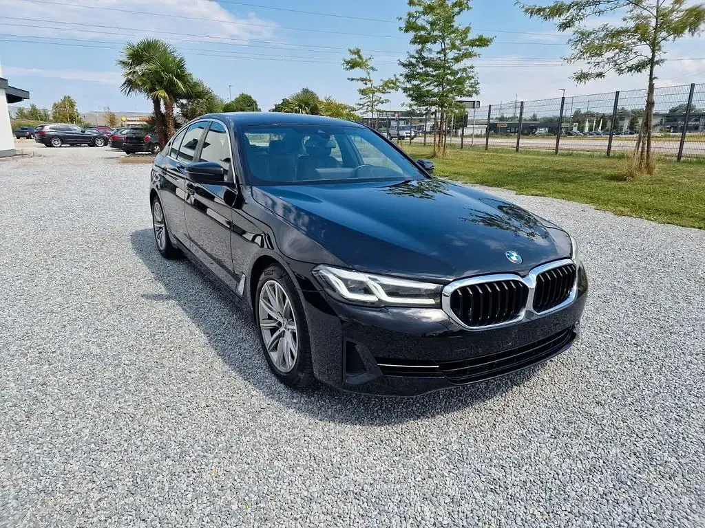Gebraucht BMW 530 Performance 286 PS (210 kW) 2023 Schwarz ii/bonnet fluid black Limousine