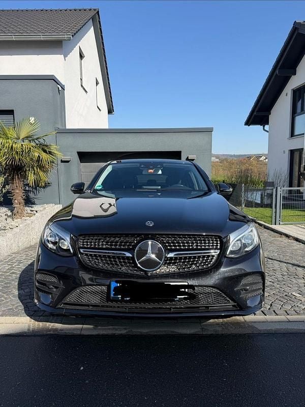 Gebraucht Mercedes GLC350 AMG line 258 PS (189 kW) 2017 Schwarz Coupé