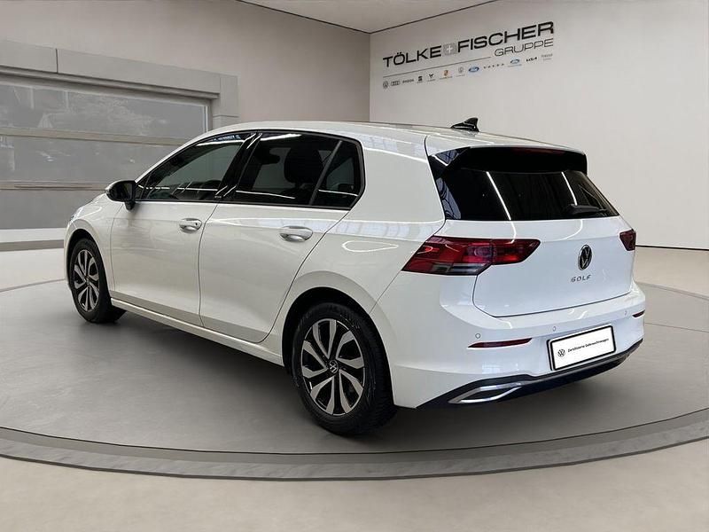 Gebraucht VW Golf VIII Active 150 PS (110 kW) 2023 Pure white uni Limousine
