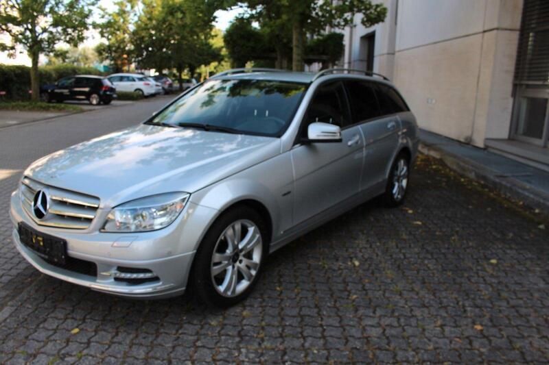 Silber Gebraucht 2010 Mercedes C200 Avantgarde Kombi | 8.900 € (Etwas zu teuer) - Bild 1/4