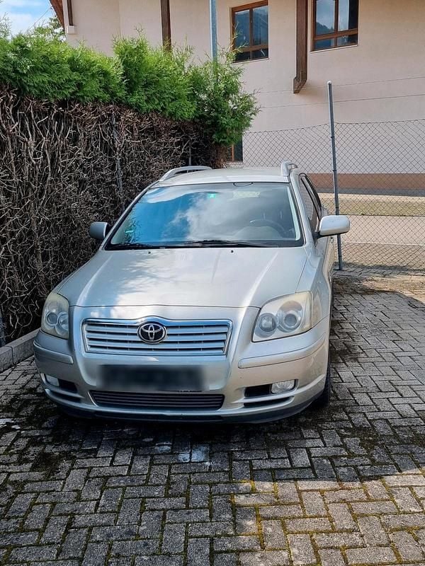 Silber Gebraucht 2003 Toyota Avensis Kombi | 850 € (Fairer Preis) - Bild 1/4