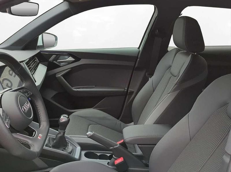 Gebraucht Audi A1 S-Line 110 PS (80 kW) 2023 Gletscherweiß metallic SUV