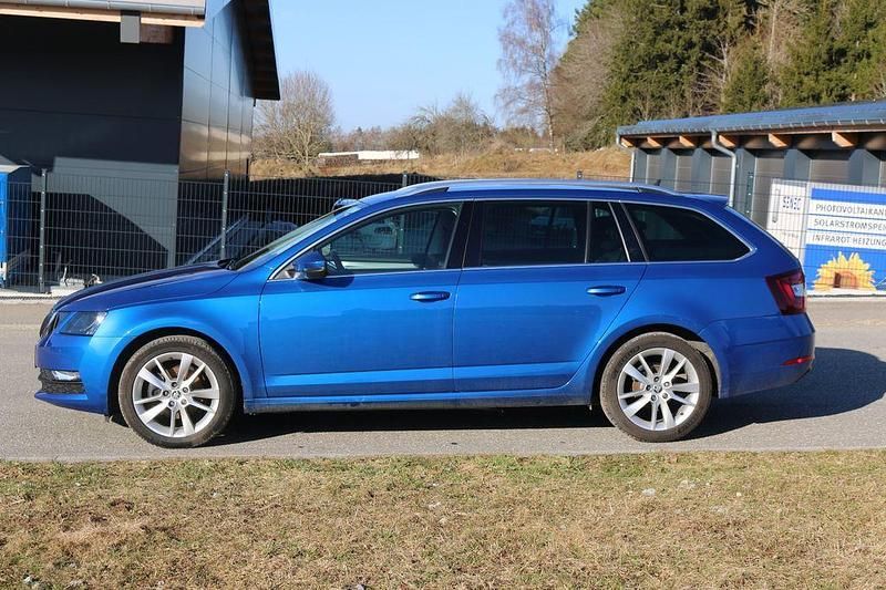 Gebraucht Skoda Octavia Ambition 150 PS (110 kW) 2019 Blau Kombi