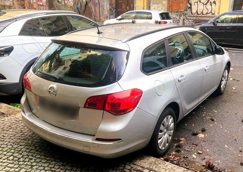 Gebraucht Opel Astra Energy 140 PS (102 kW) 2014 Silber Kombi
