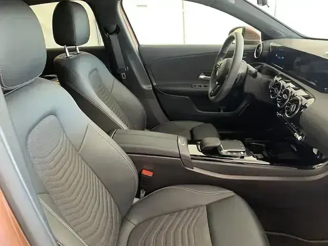 Gebraucht Mercedes A180 Style 116 PS (85 kW) 2022 Rosegold  metalliclack Limousine