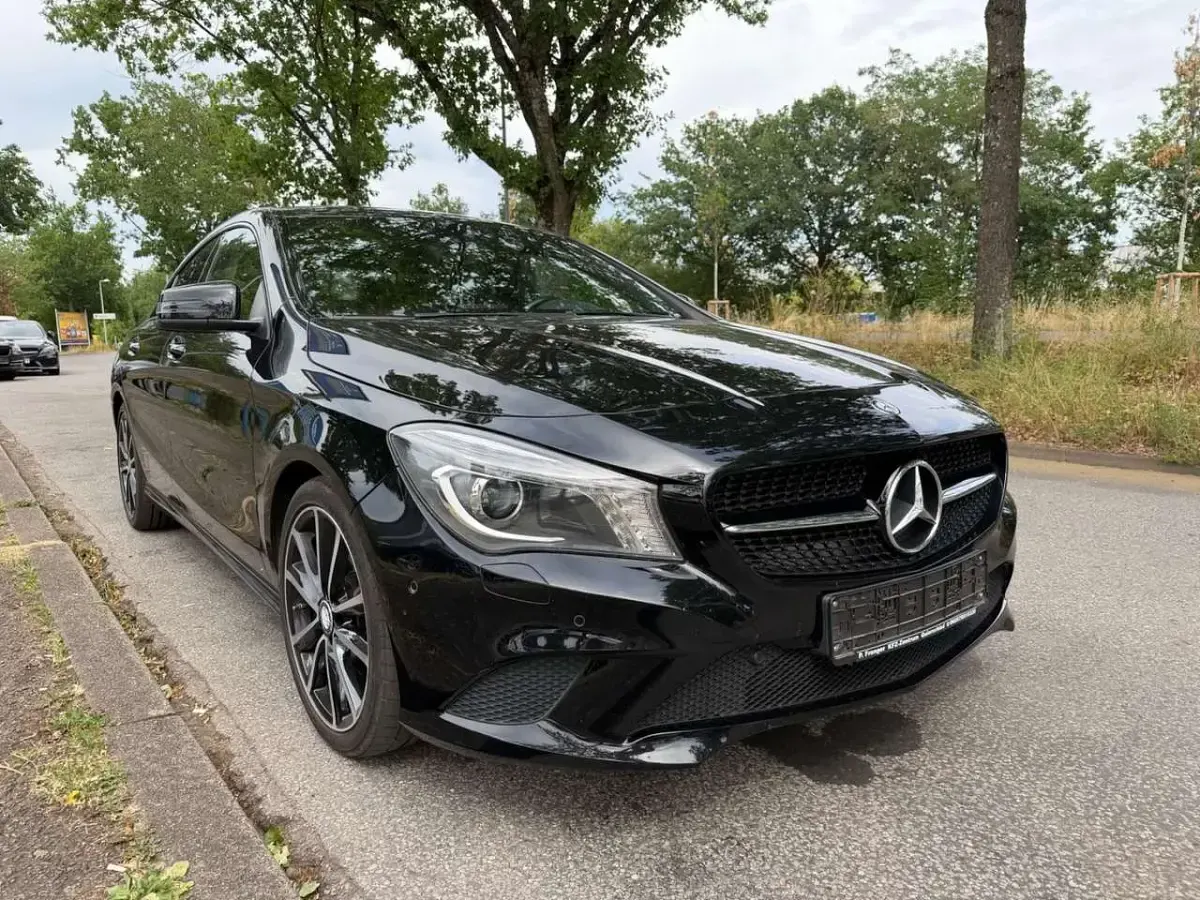 Gebraucht Mercedes CLA200 136 PS (100 kW) 2015 Schwarz Coupé