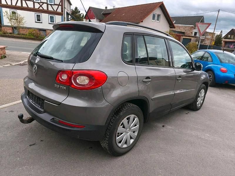 Gebraucht VW Tiguan 140 PS (102 kW) 2008 Grau SUV