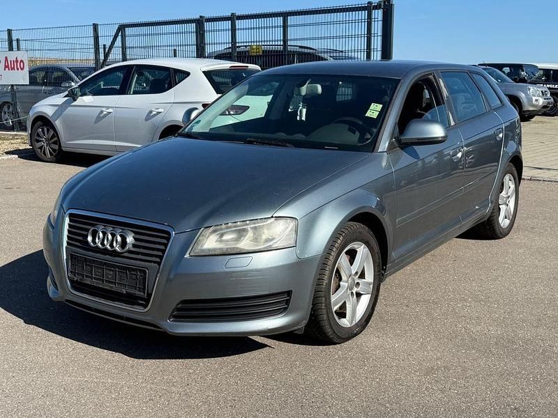 Grau Gebraucht 2009 Audi A3 Sportback Attraction Limousine | 4.250 € (Superpreis) - Bild 1/4
