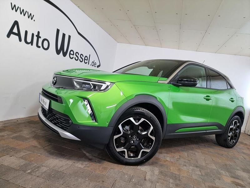 Lackierung matcha green (metallic) Gebraucht 2022 Opel Mokka Ultimate SUV | 19.450 € (Guter Preis) - Bild 1/4