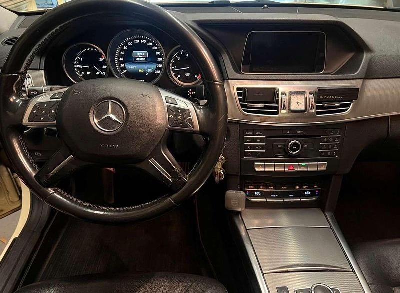 Gebraucht Mercedes E200 136 PS (100 kW) 2016 Gelb Limousine