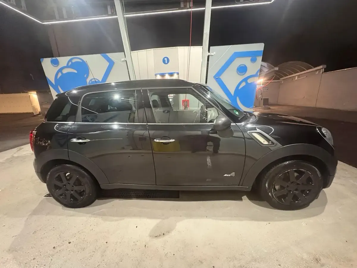 Second-hand Mini Countryman 143 CP (105 kW) 2011 Negru SUV