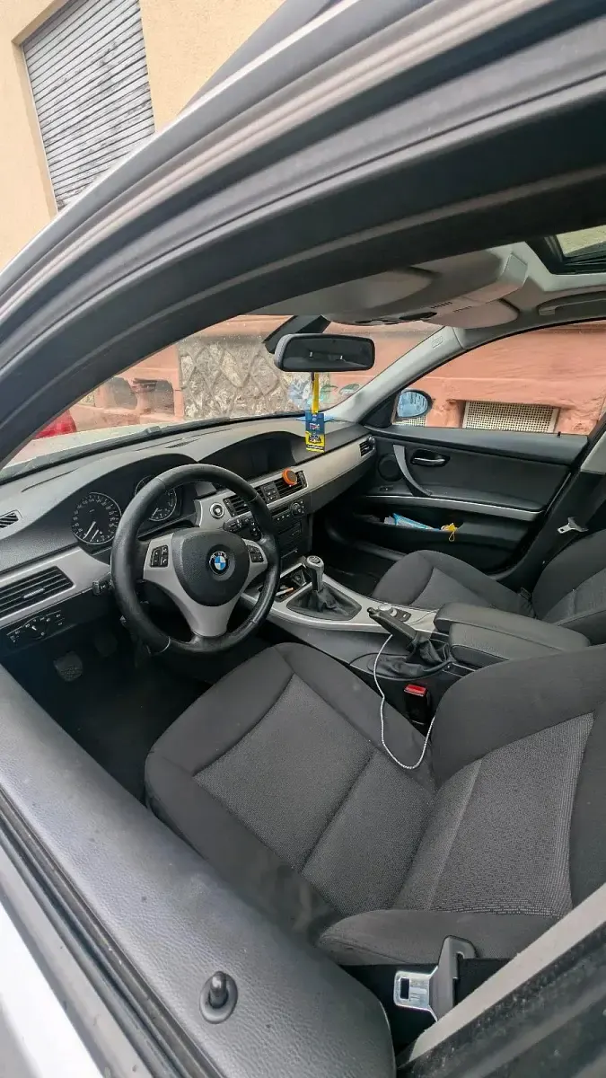 Gebraucht BMW 318 129 PS (94 kW) 2006 Andere farben Kleinwagen