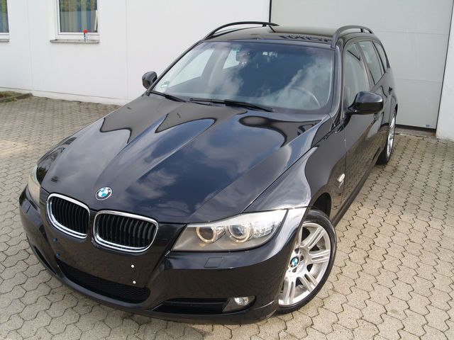 Schwarz metallic Gebraucht 2009 BMW 320 Kombi | 7.390 € (Etwas zu teuer) - Bild 1/4