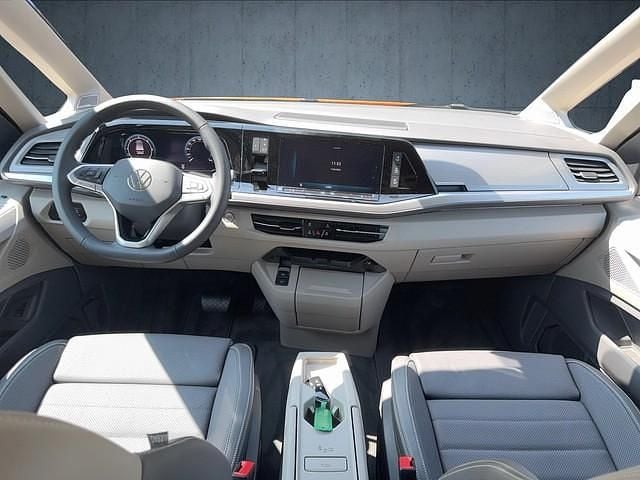 Gebraucht VW Multivan Edition 150 PS (110 kW) 2025 Orange Van / Kleinbus