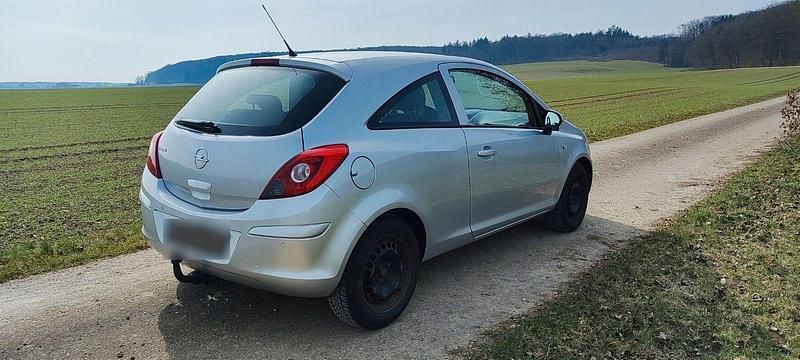 Gebraucht Opel Corsa 90 PS (66 kW) 2009 Silber Kleinwagen