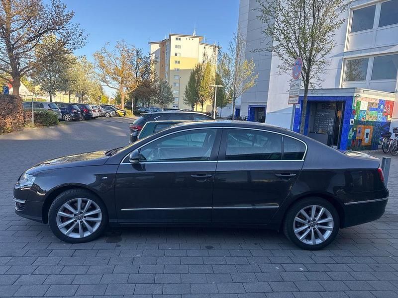 Gebraucht VW Passat Highline 177 PS (130 kW) 2010 Braun Limousine